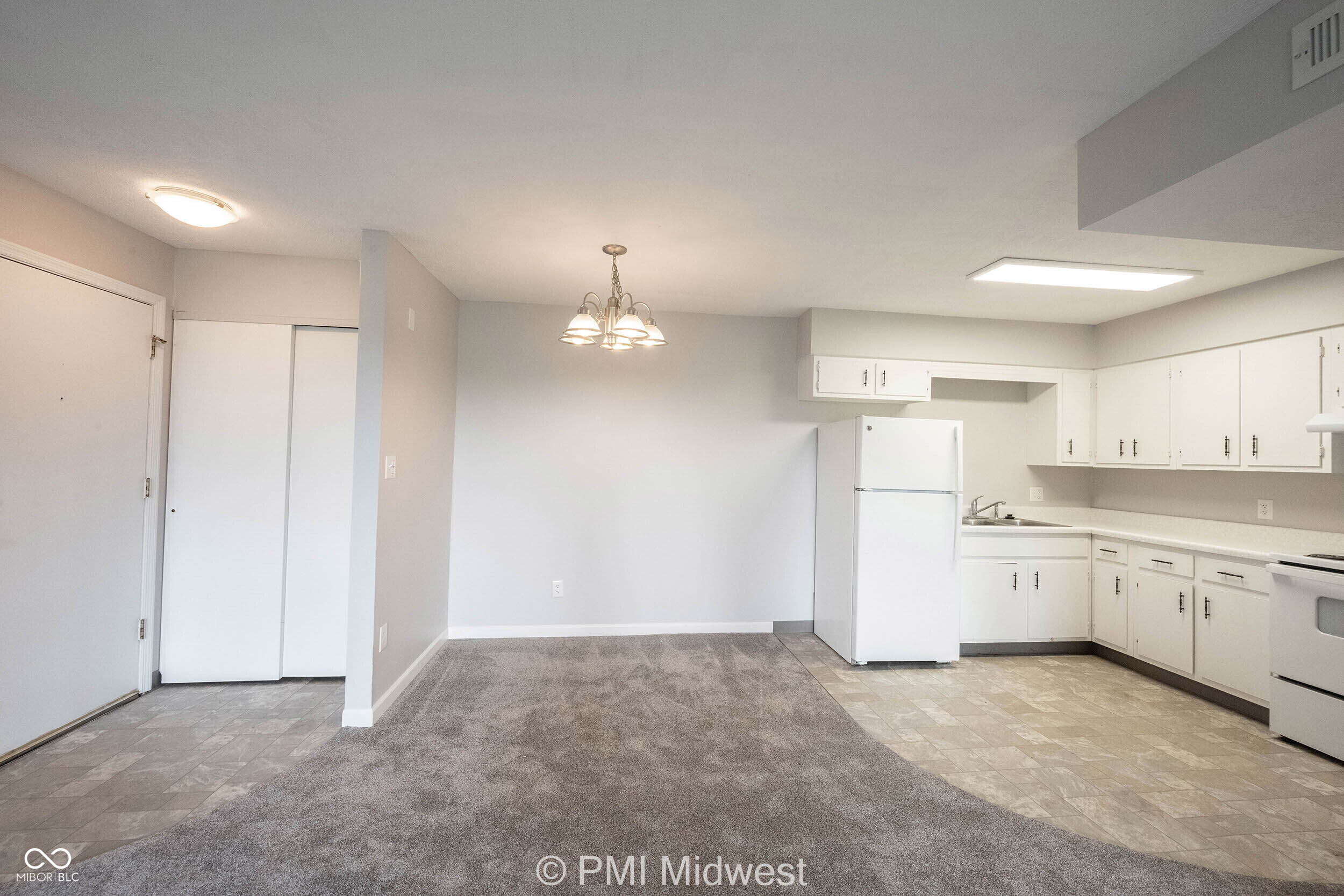 326 Progress Road, Unit B14 Shelbyville, IN 46176 - Photo 4 of 23