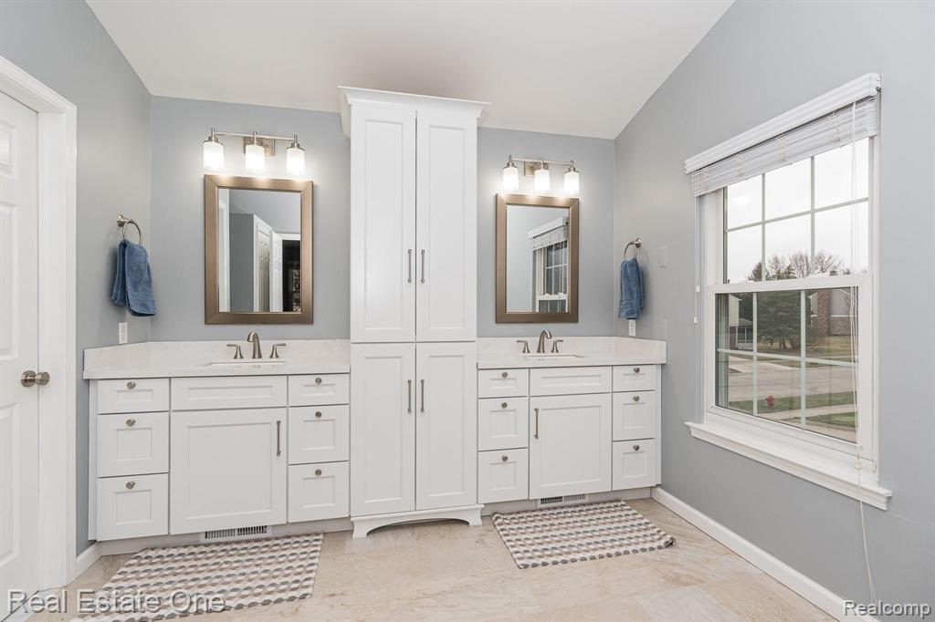 187 Saxon Court Rochester Hills, MI 48307 - Photo 24 of 47