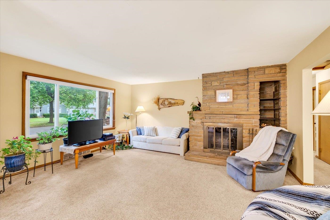 1917 Manley Street Madison, WI 53704 - Photo 2 of 33