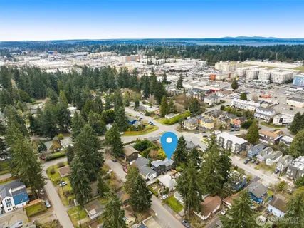 $724,950 | 14321 C Interlake Avenue North, Seattle, WA 98133