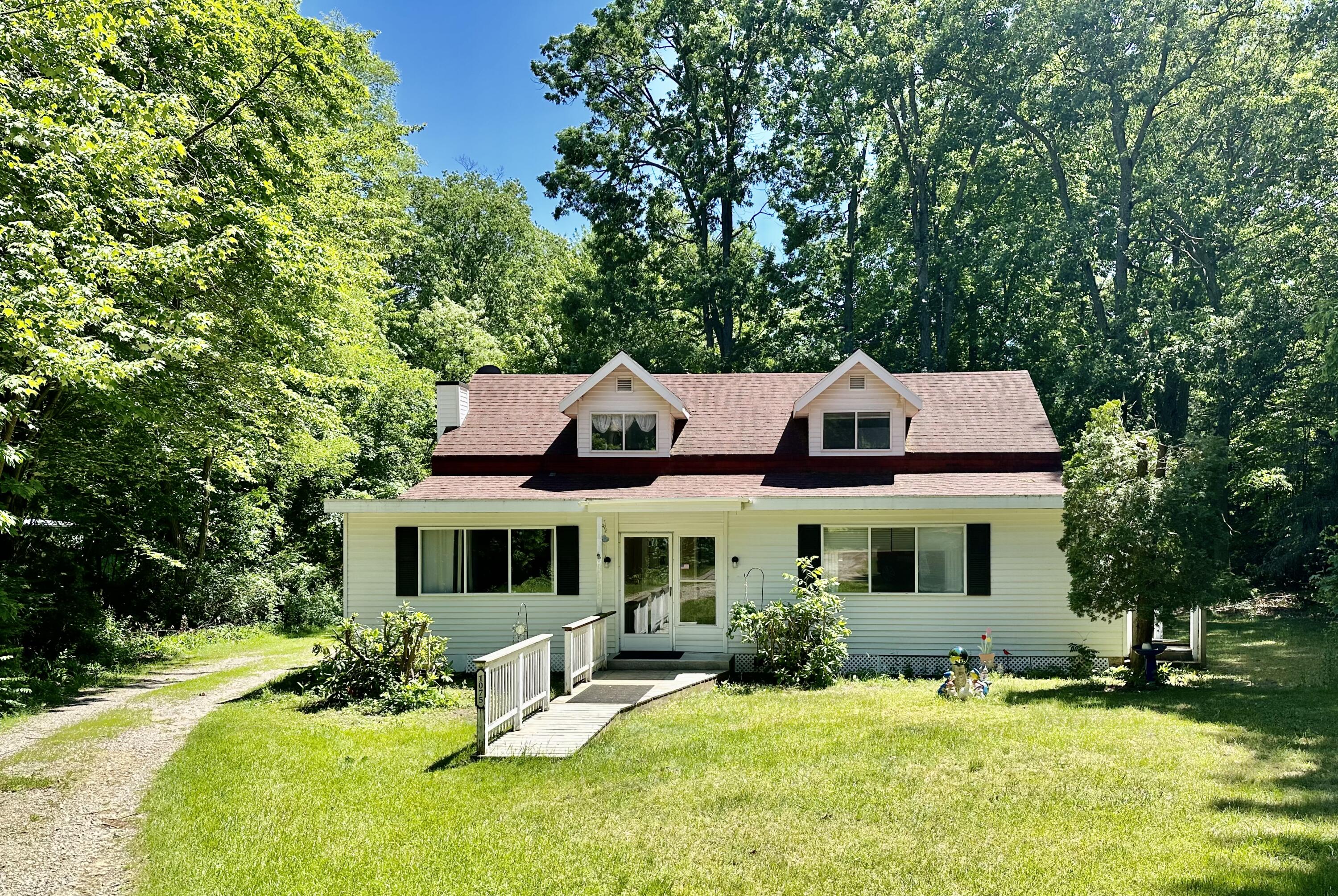 1075 Dykstra Road Muskegon, MI 49445 - Photo 1 of 24 Main house