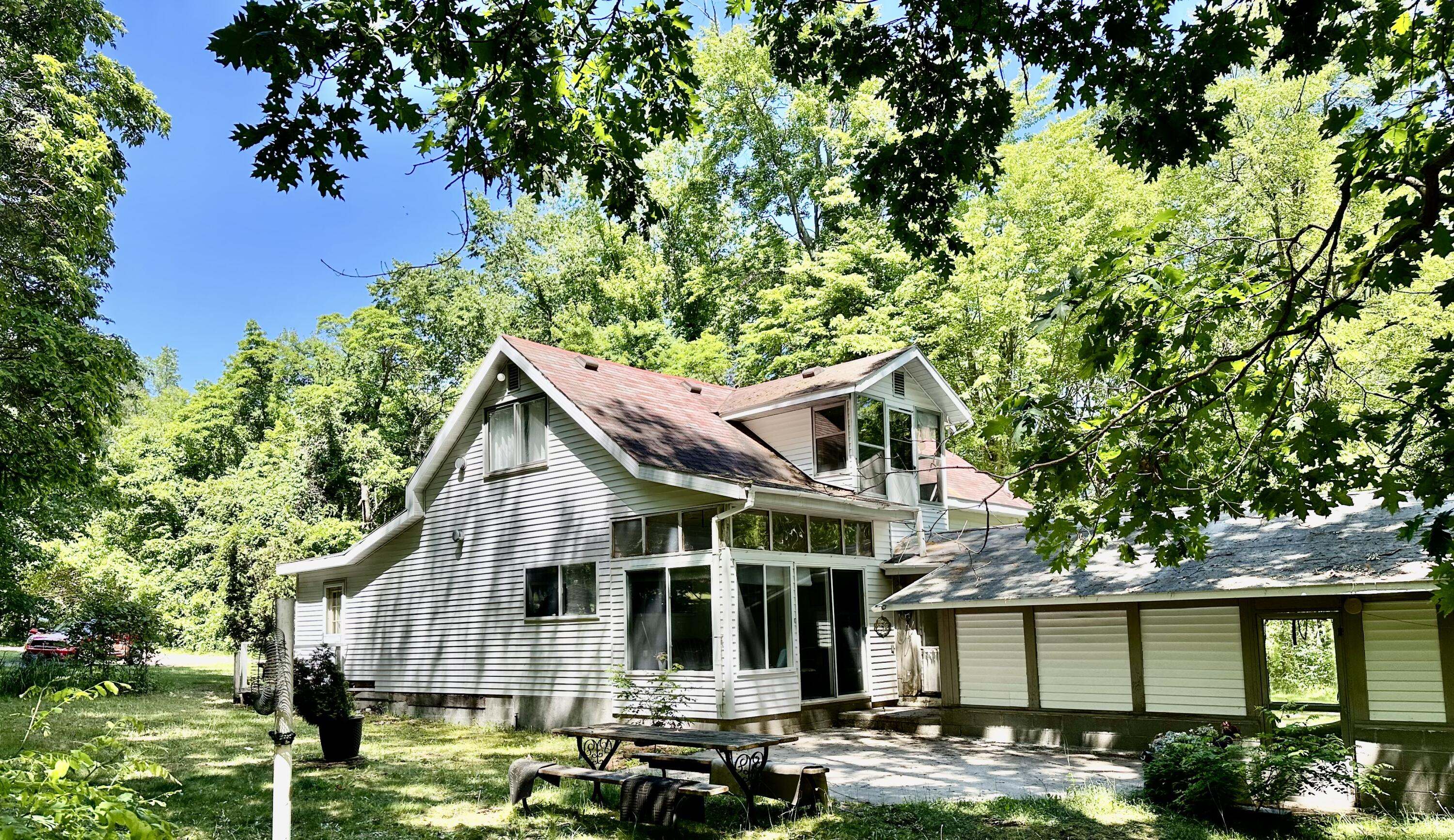 1075 Dykstra Road Muskegon, MI 49445 - Photo 4 of 24 Main house (1075 Dykstra)