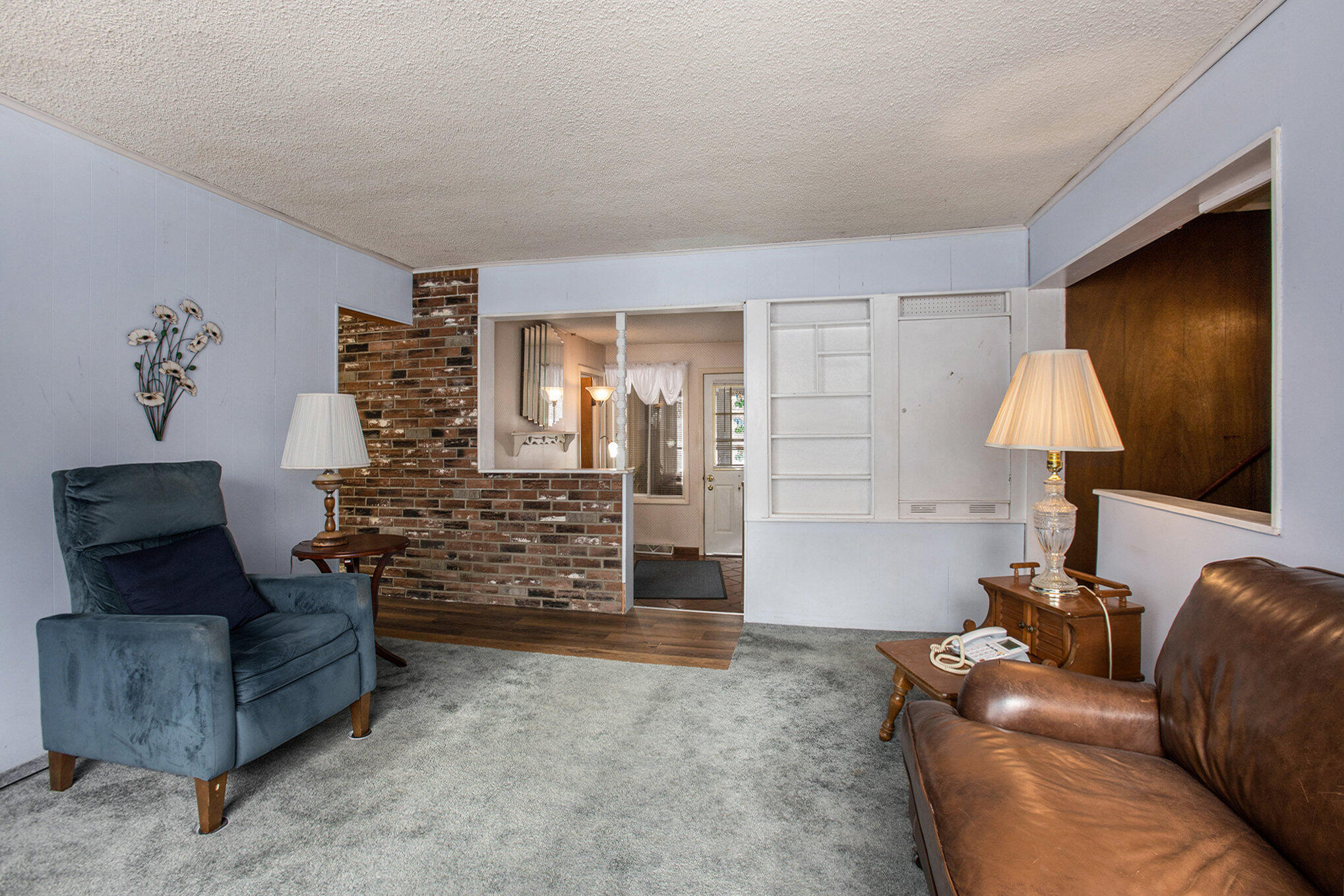 1075 Dykstra Road Muskegon, MI 49445 - Photo 7 of 24 Main house: Living room