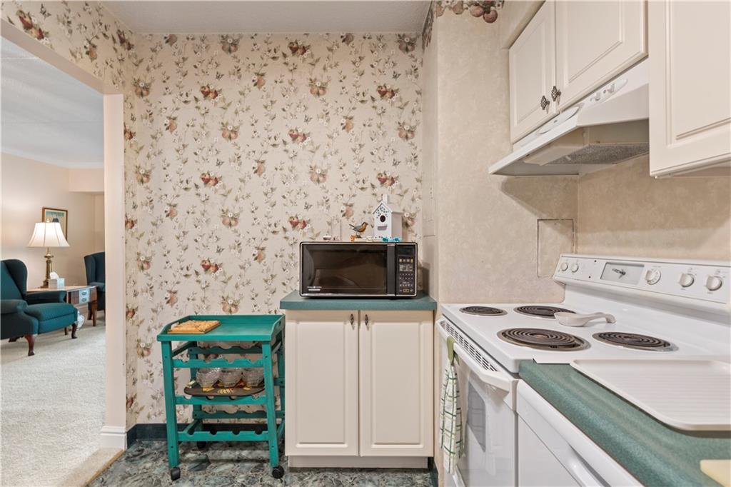 2120 Greentree Road, Unit 408E Pittsburgh, PA 15220 - Photo 10 of 30