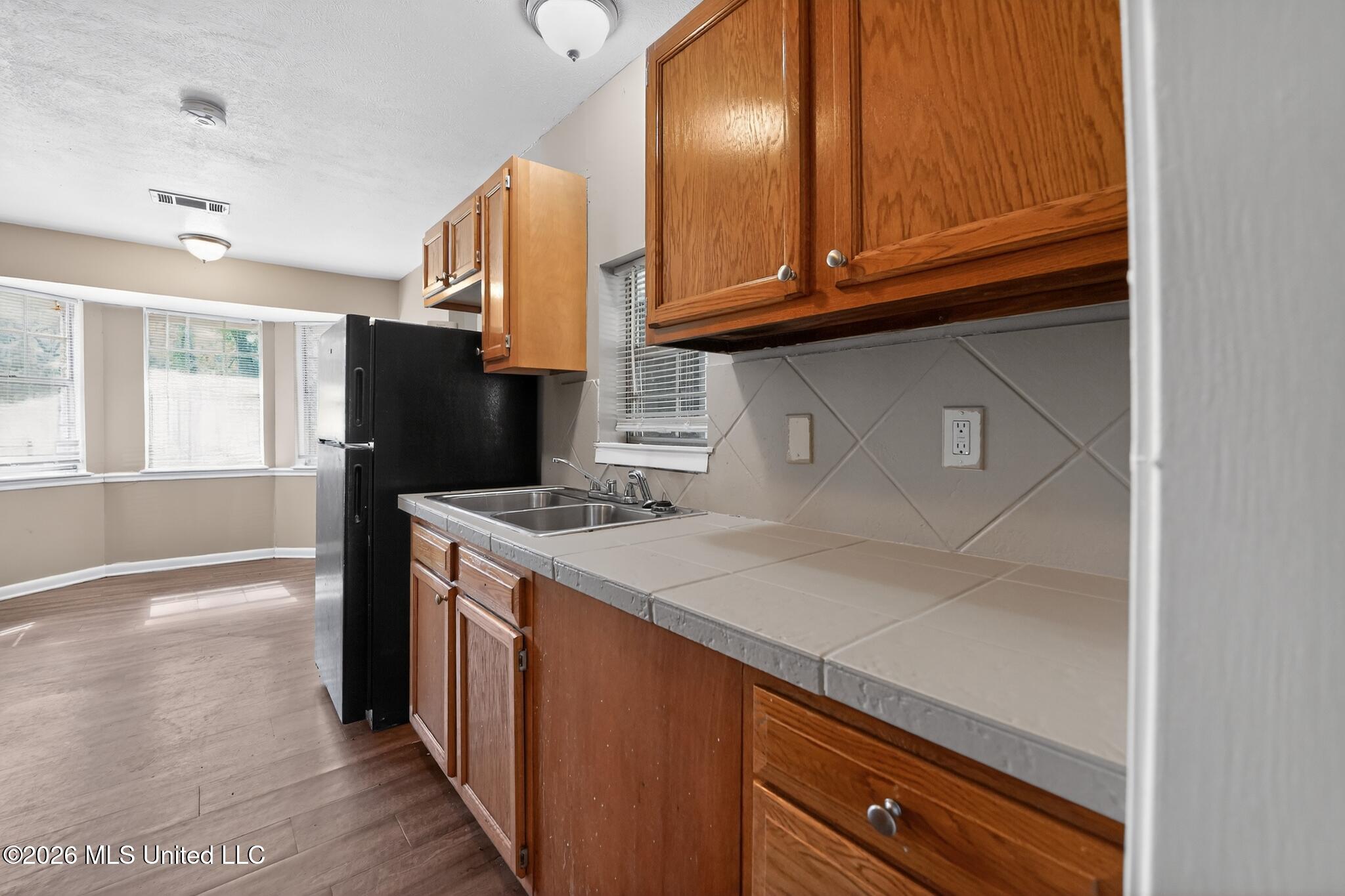 206 Valley Ridge Drive Jackson, MS 39206 - Photo 18 of 34 18_206_Valley_Ridge_Dr-Kitchen-8001