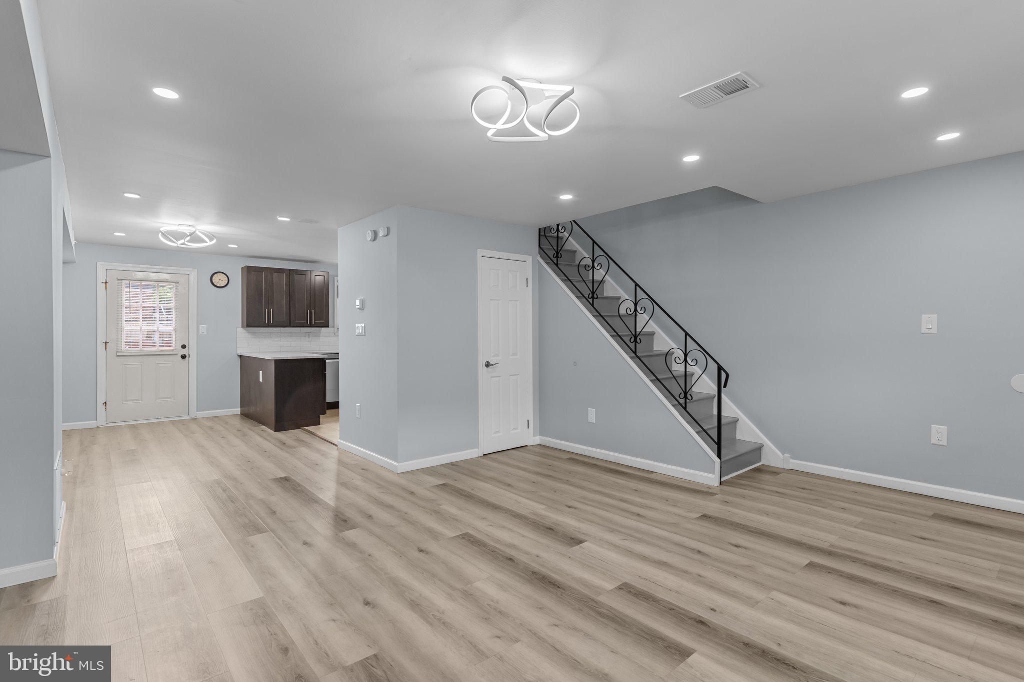 3647 Friar Road Philadelphia, PA 19154 - Photo 5 of 29 Gallery Image 5