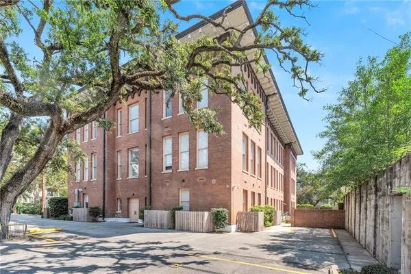 $383,775 | 3601 Camp Street, Unit 307, New Orleans, LA 70115