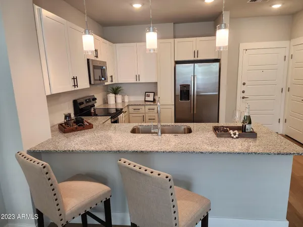 $1,798 | 7460 North Zanjero Boulevard, Unit B2, Glendale, AZ 85305