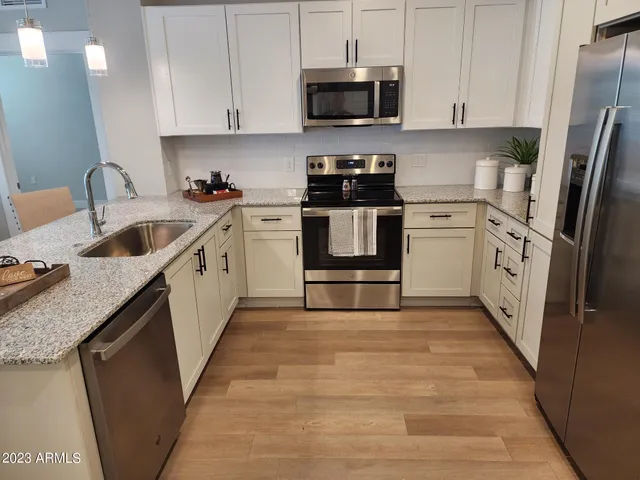 $1,799 | 7460 North Zanjero Boulevard, Unit B2, Glendale, AZ 85305