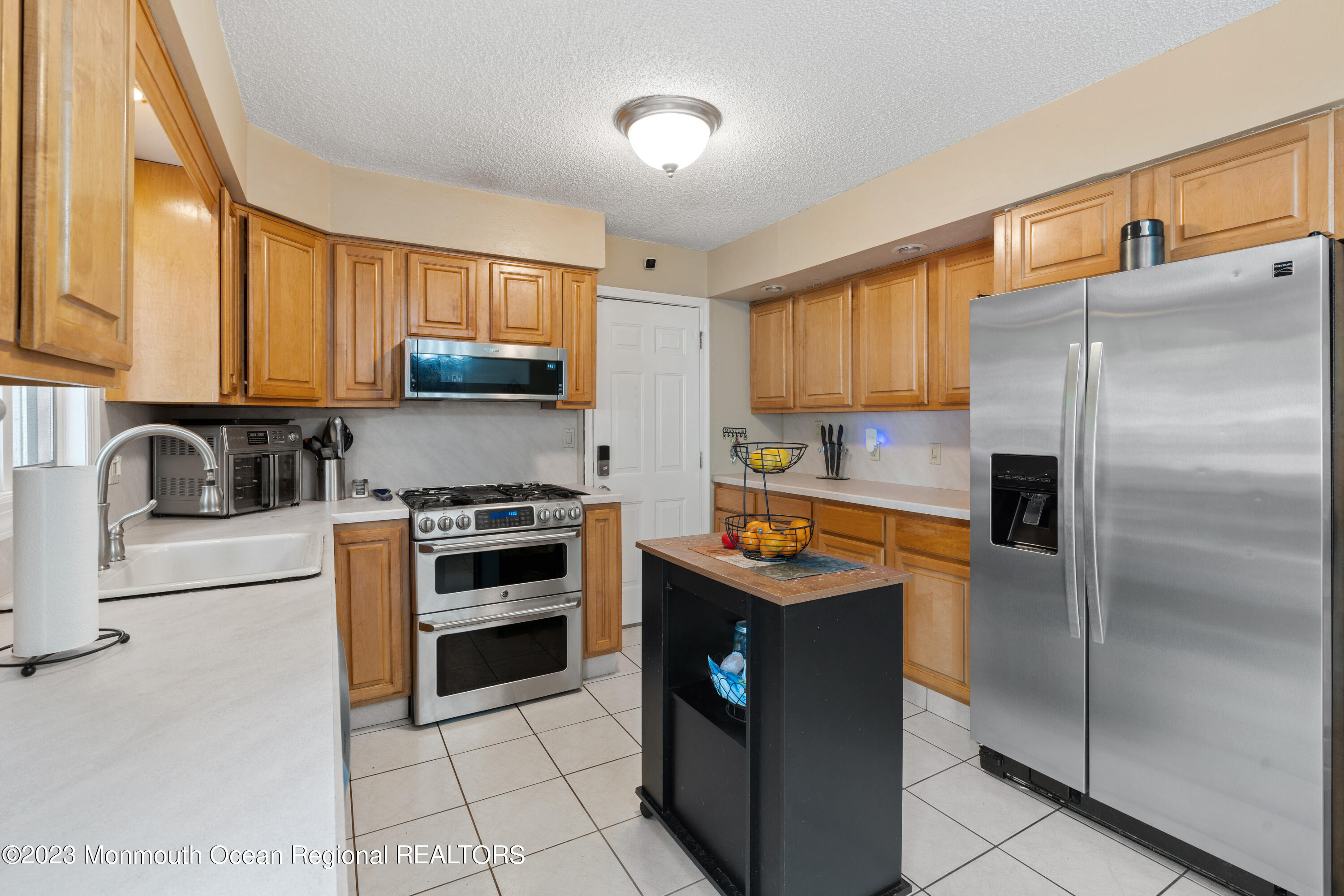 22 Kings Way Freehold, NJ 07728 - Photo 15 of 40 DSC02003