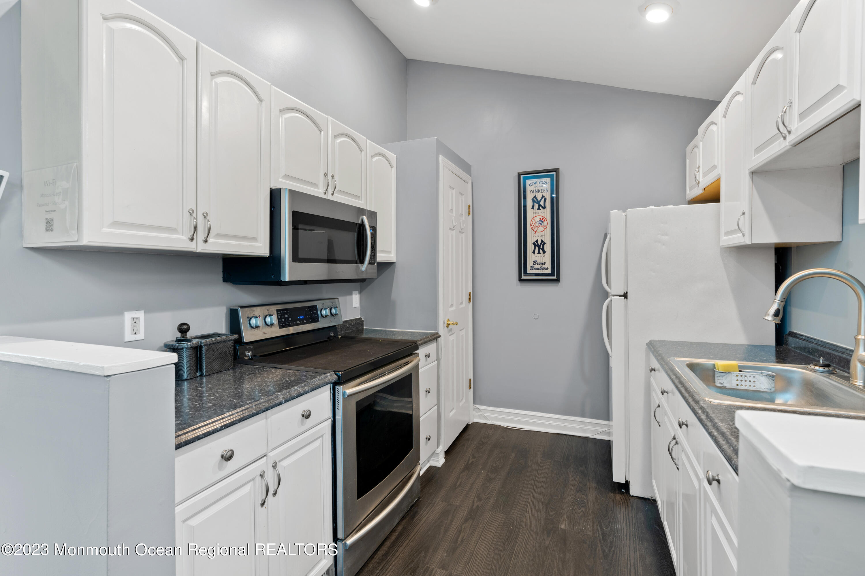 22 Kings Way Freehold, NJ 07728 - Photo 19 of 40 DSC02030