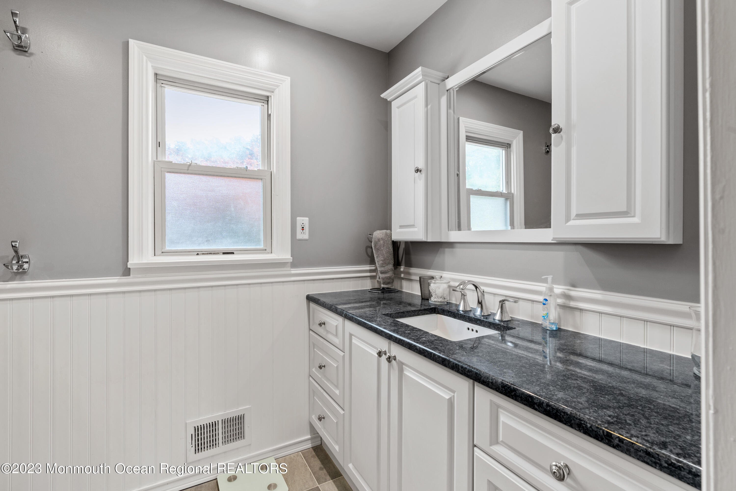 22 Kings Way Freehold, NJ 07728 - Photo 29 of 40 DSC02072