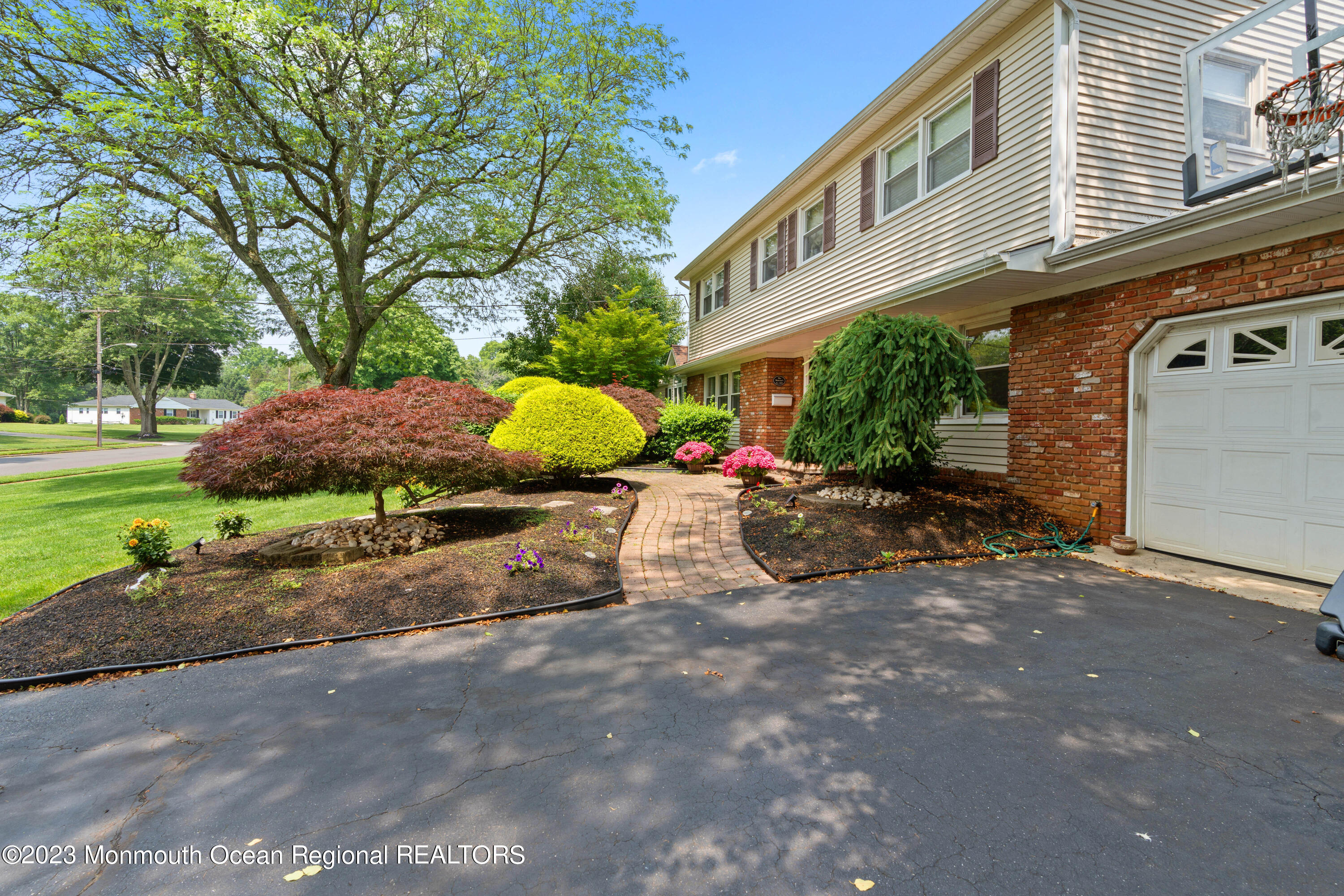 22 Kings Way Freehold, NJ 07728 - Photo 3 of 40 DSC01925