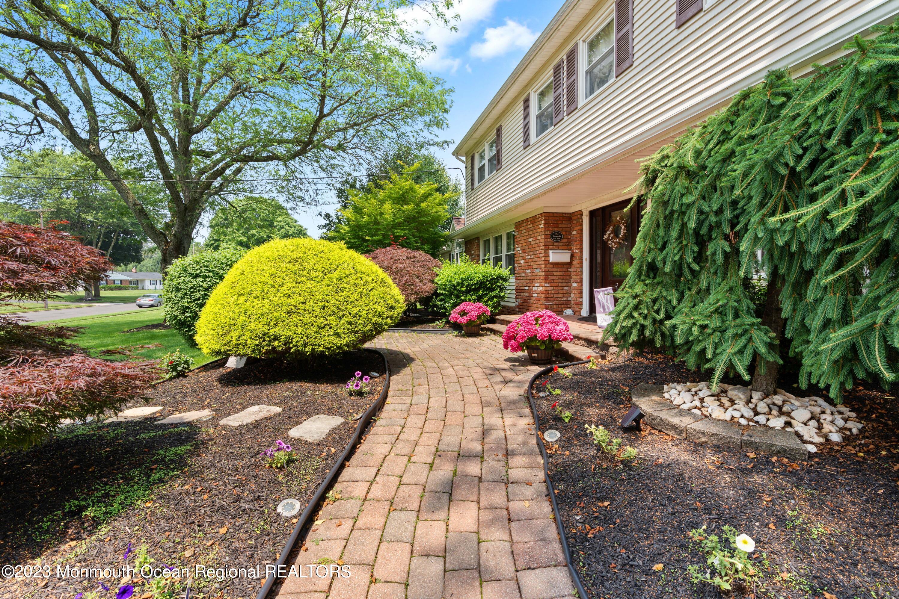 22 Kings Way Freehold, NJ 07728 - Photo 4 of 40 DSC01928 (2)