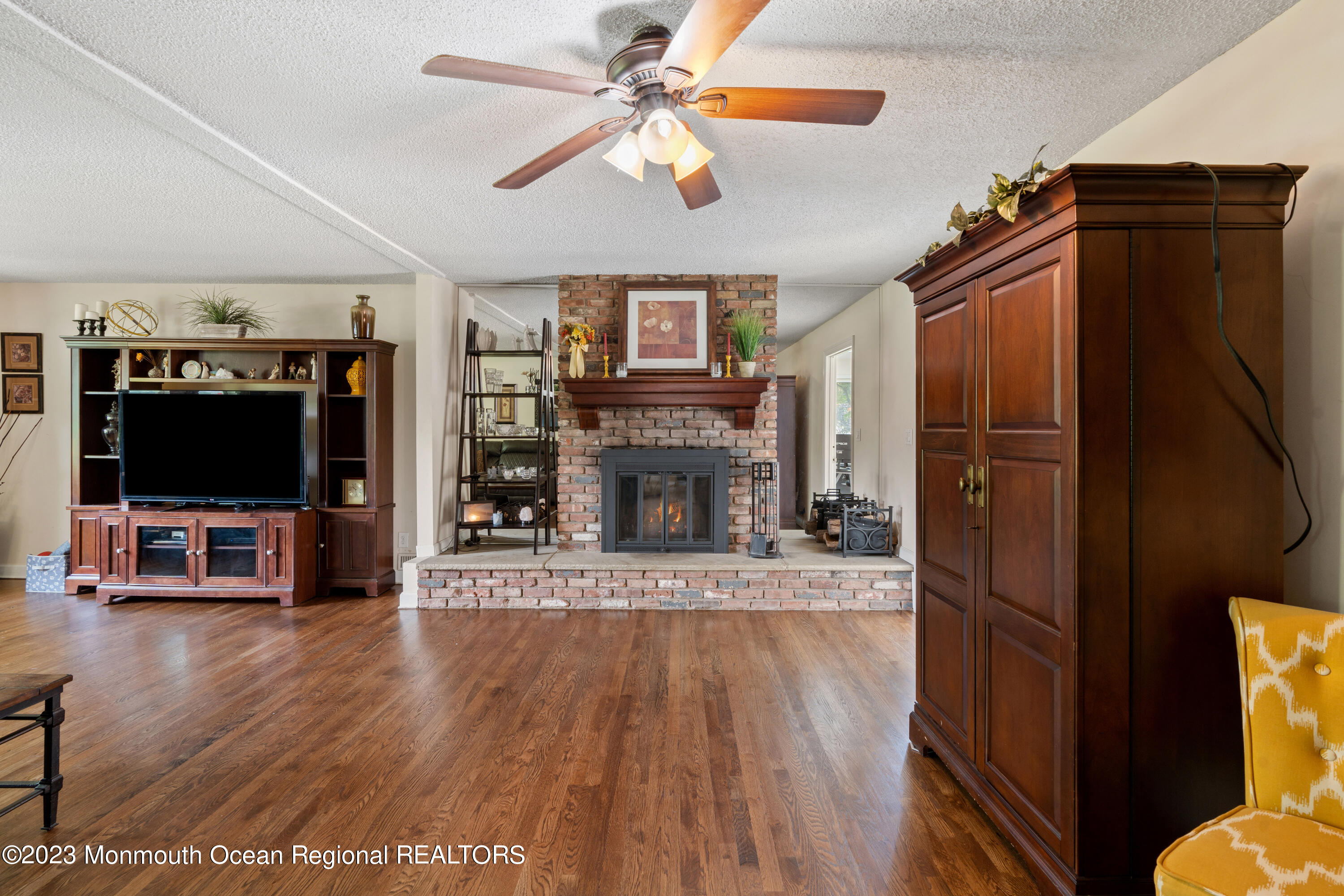 22 Kings Way Freehold, NJ 07728 - Photo 8 of 40 DSC01967 (3)