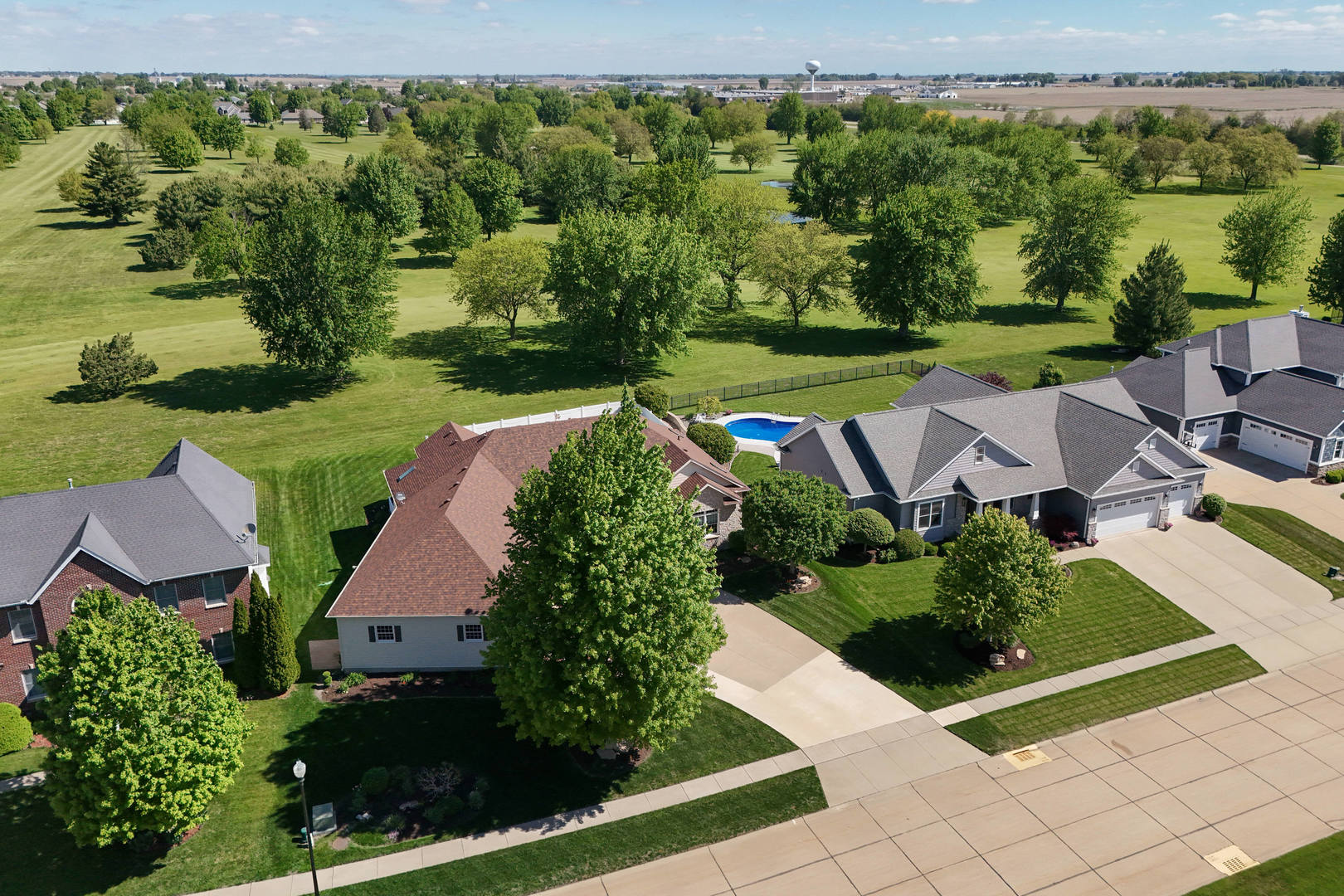 920 Rustic View Court Eldridge, IA 52748 - Photo 3 of 63