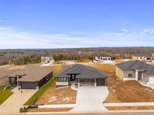 $739,000 | 25152 West 141st Terrace, Olathe, KS 66061