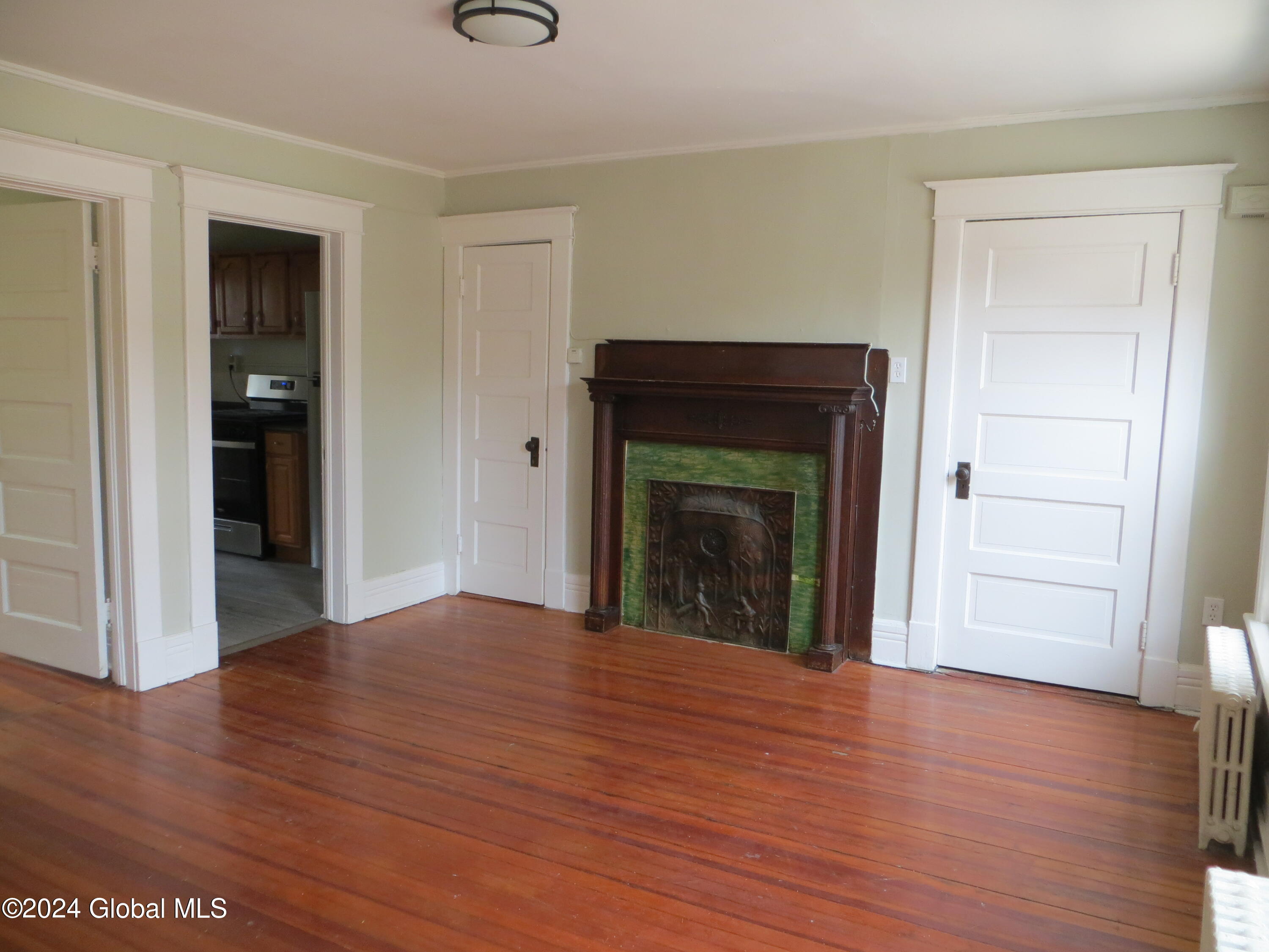 40 Spring Street Albany, NY 12210 - Photo 3 of 19 3