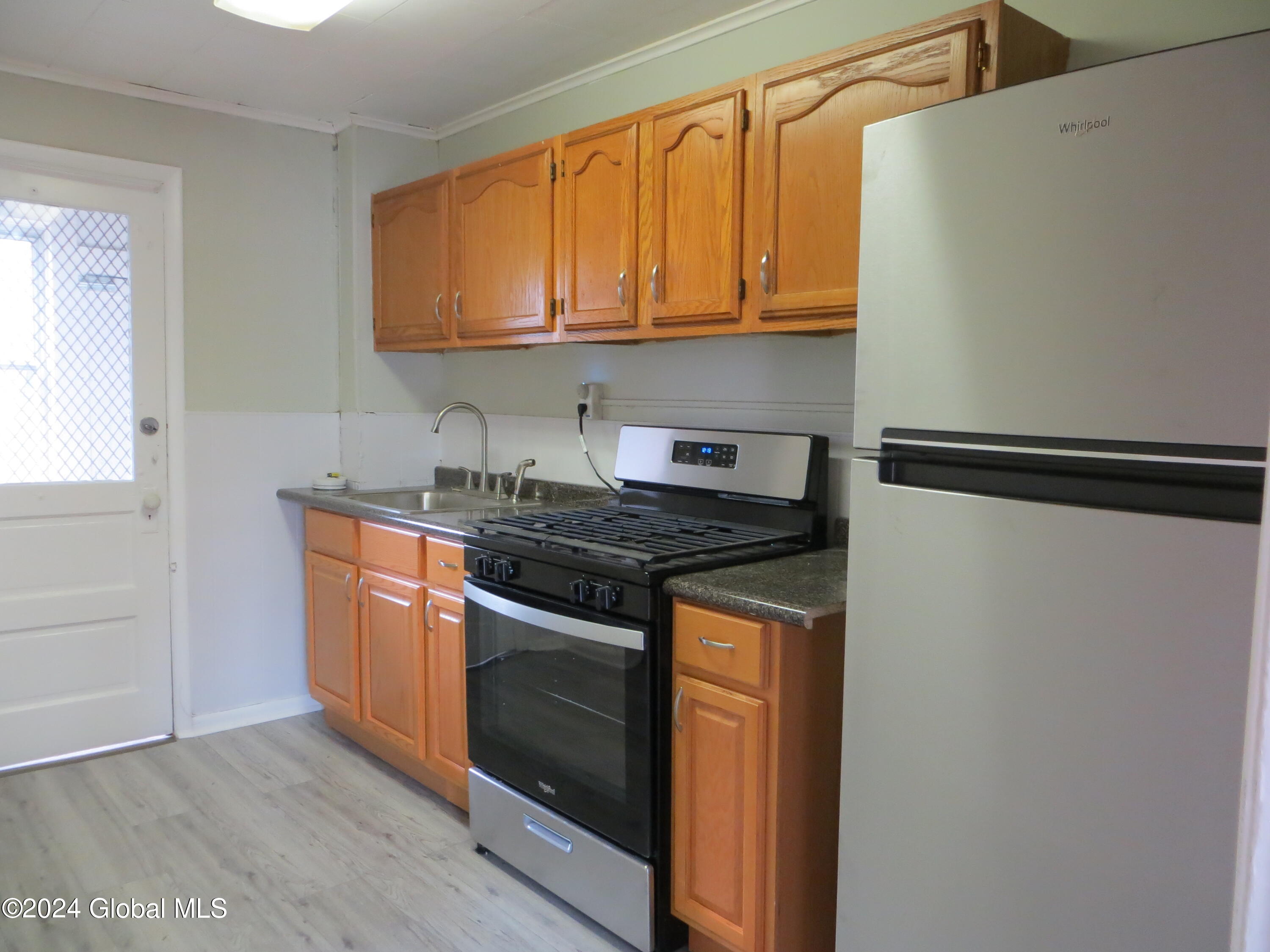 40 Spring Street Albany, NY 12210 - Photo 5 of 19 5