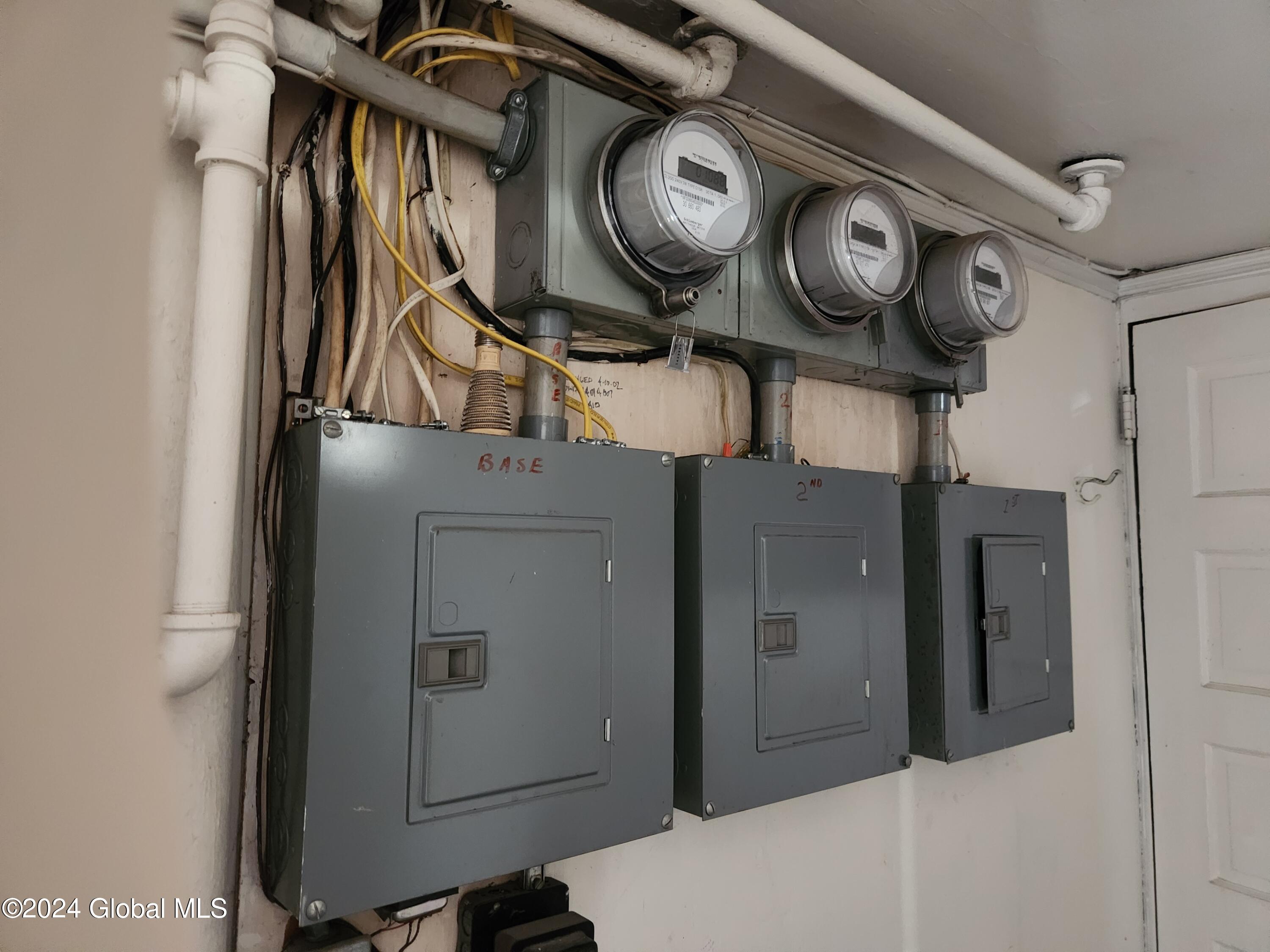 40 Spring Street Albany, NY 12210 - Photo 10 of 19 8