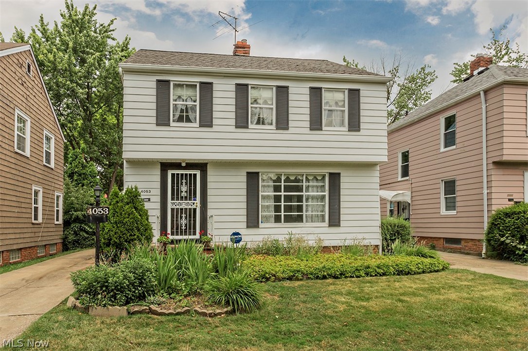 4053 Bayard Road Cleveland, OH 44121 - Photo 34 of 35 Low maintenance aluminum sided home recently power washed and ready for new owners!