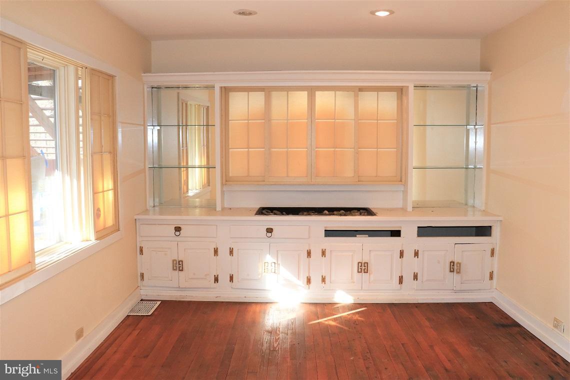 2540 Edge Hill Road Huntingdon Valley, PA 19006 - Photo 6 of 28 Gallery Image 6