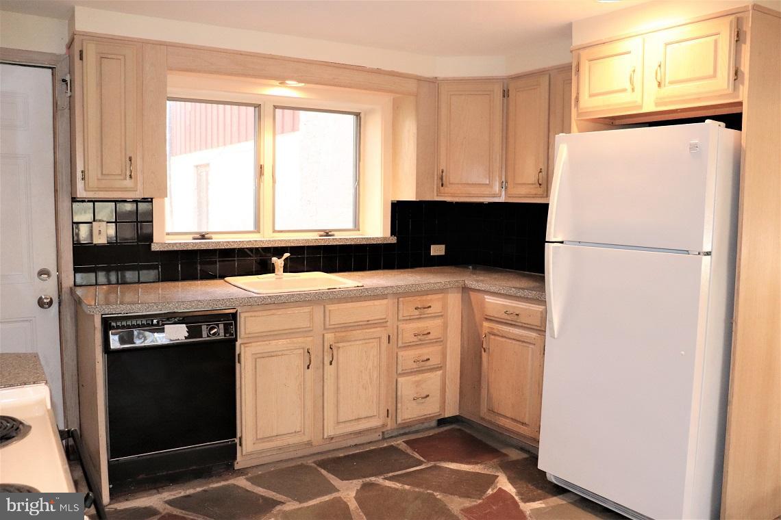 2540 Edge Hill Road Huntingdon Valley, PA 19006 - Photo 10 of 28 Gallery Image 10