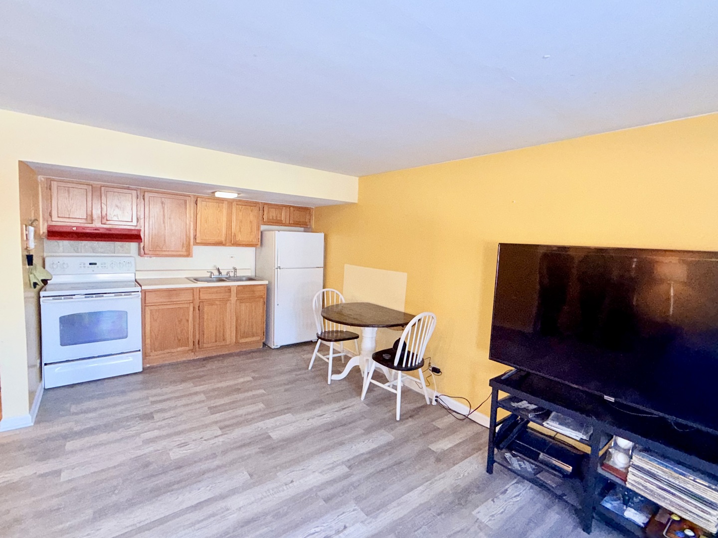 1160 18th Street, Unit GW Broadview, IL 60155 - Photo 3 of 9