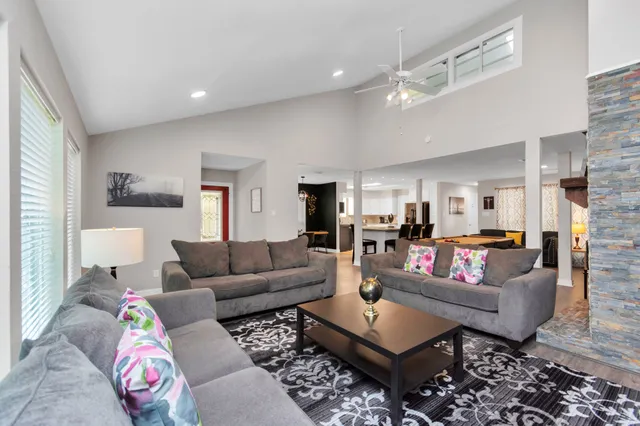 $8,000 | 902 Golden Bear Lane, Houston, TX 77339