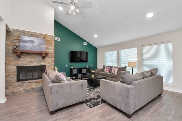 $8,000 | 902 Golden Bear Lane, Houston, TX 77339