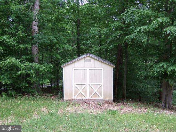 8490 North Point Road Manassas, VA 20112 - Photo 6 of 28 Shed