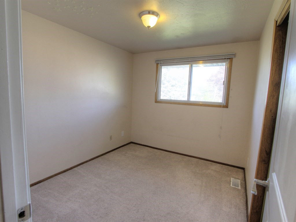 4221 North Vercler Road Spokane Valley, WA 99216 - Photo 9 of 20 Gallery Image 9