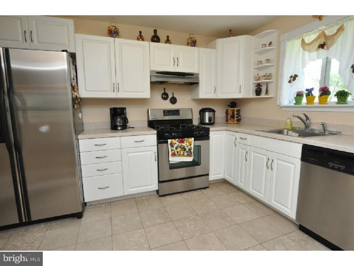 329 Farmdale Road Moorestown, NJ 08057 - Photo 3 of 14
