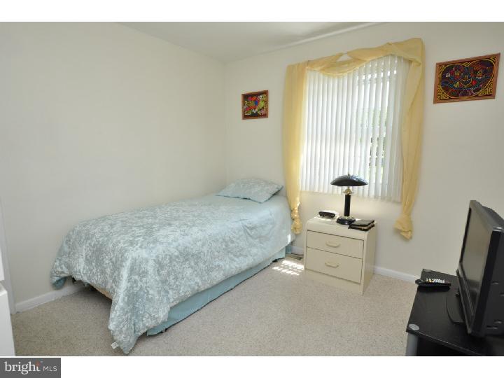 329 Farmdale Road Moorestown, NJ 08057 - Photo 10 of 14