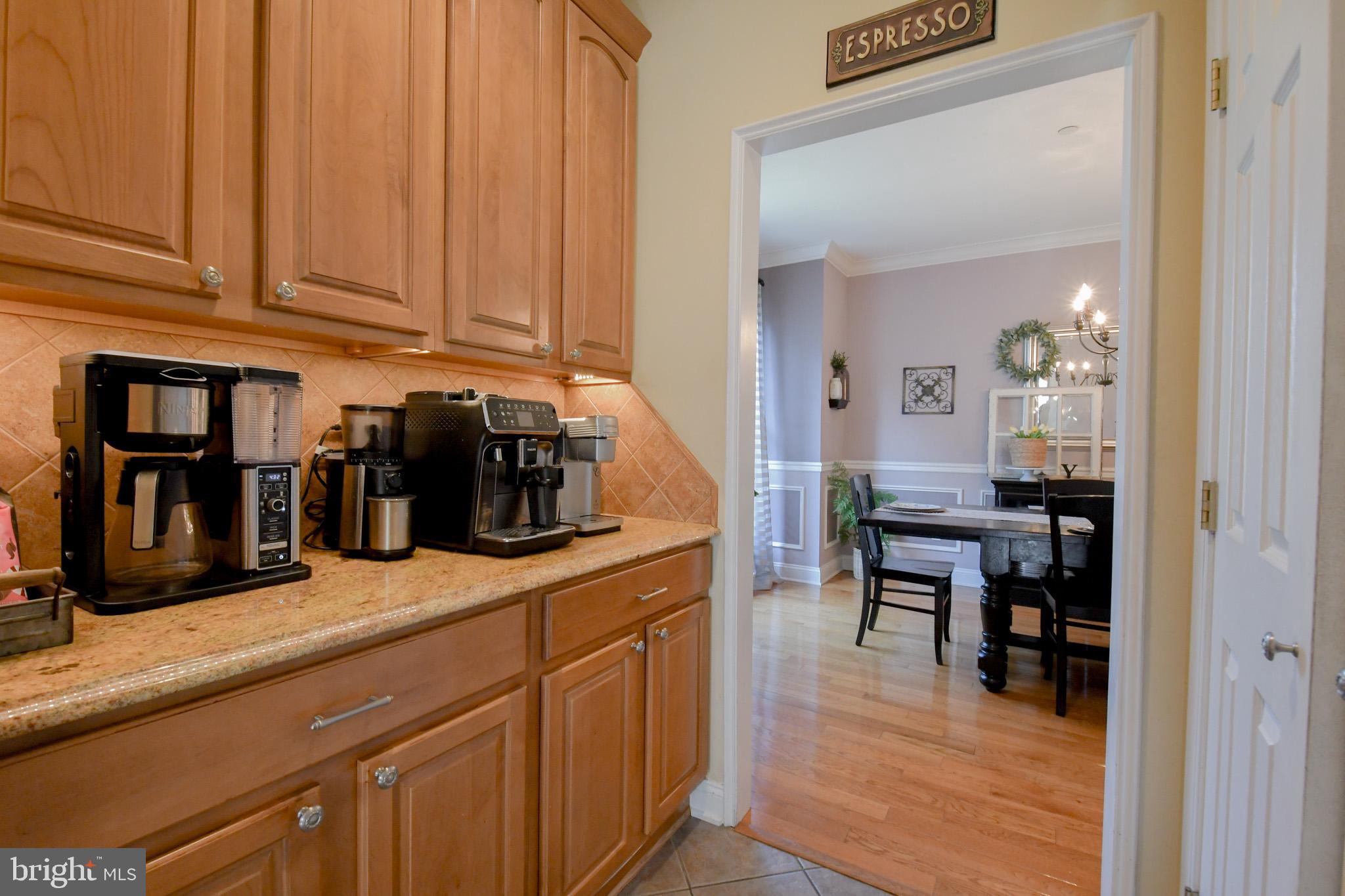 400 Baileys Run Springfield, PA 19064 - Photo 20 of 64 Butler's Pantry to Formal Dining Room