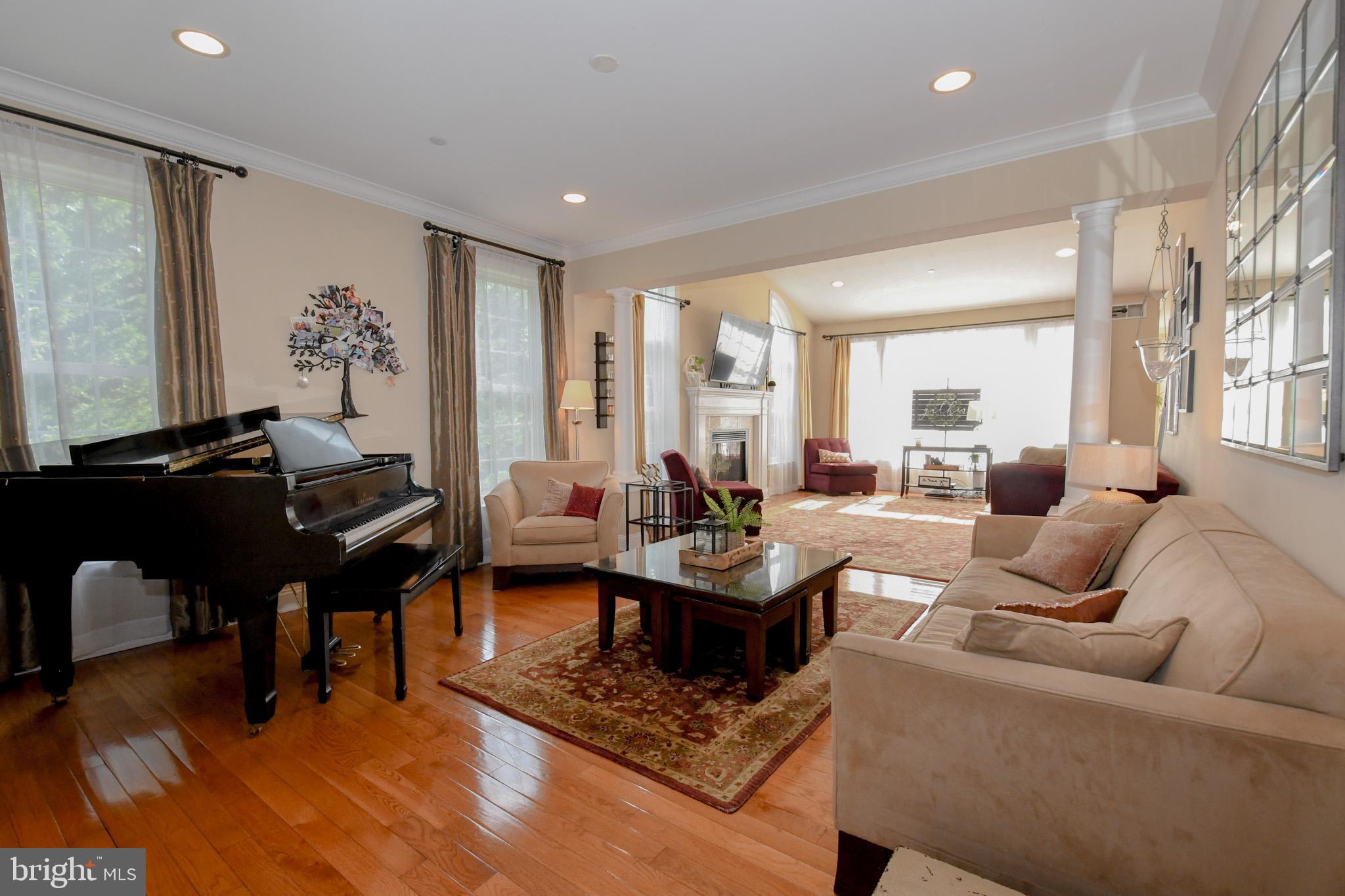 400 Baileys Run Springfield, PA 19064 - Photo 8 of 64 Formal Living Room