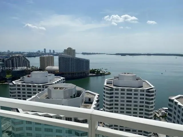 $8,500 | 950 Brickell Bay Drive, Unit 2711, Miami, FL 33131