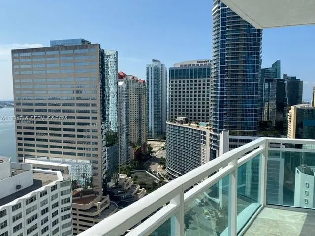 $8,500 | 950 Brickell Bay Drive, Unit 2711, Miami, FL 33131
