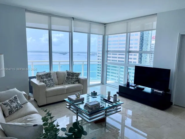 $8,500 | 950 Brickell Bay Drive, Unit 2711, Miami, FL 33131