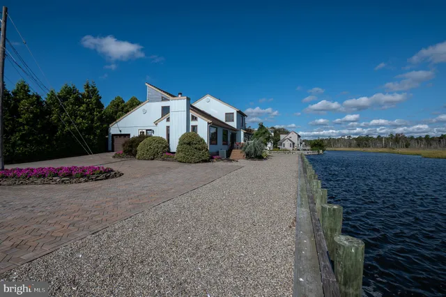 $950,000 | 709 Richmond Drive, Forked River, NJ 08731