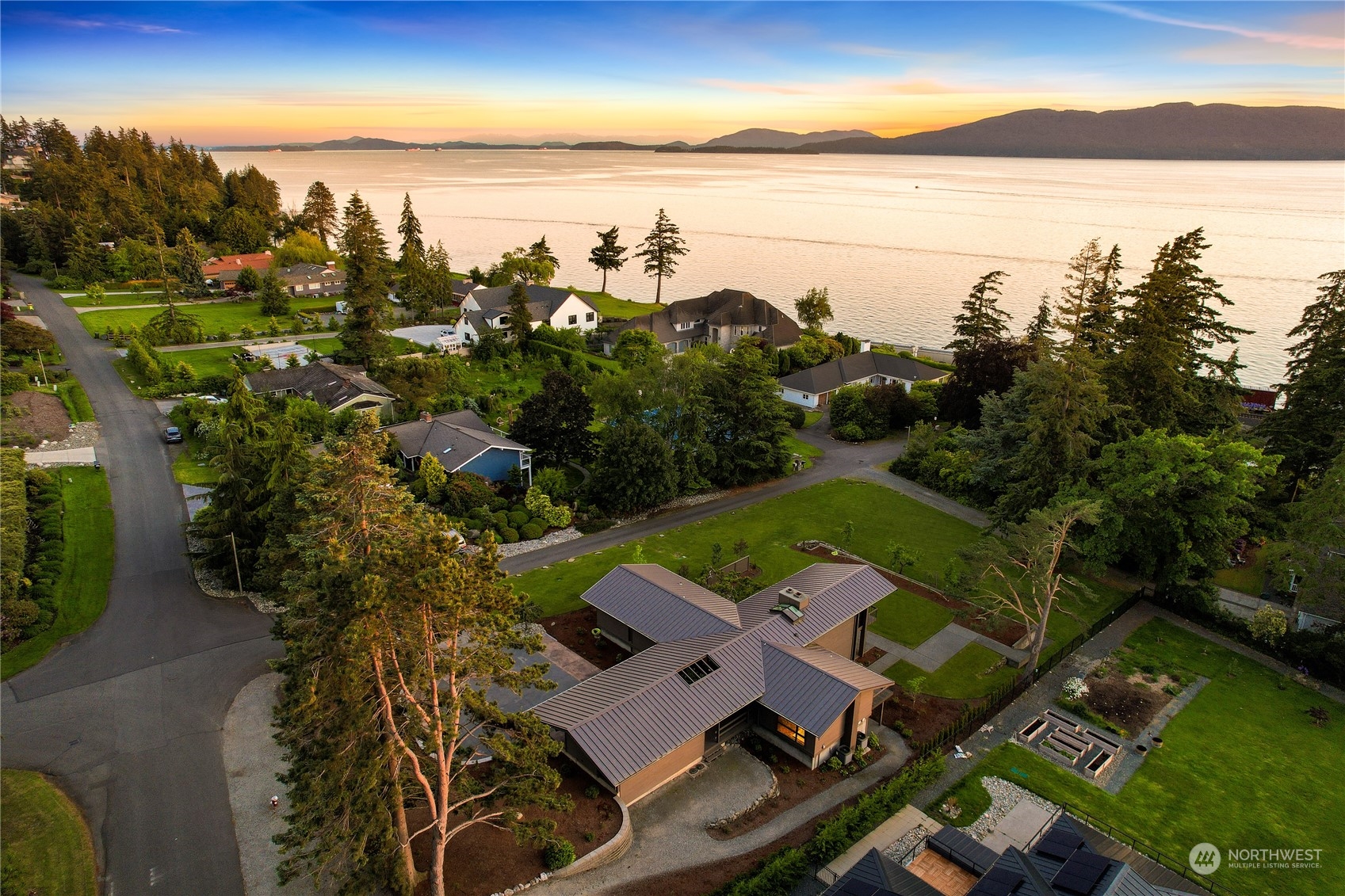 430 Bayside Road Bellingham, WA 98225 - Photo 5 of 40