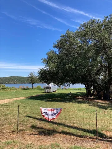 $295,000 | 297 Lakeshore Loop, Tow, TX 78672