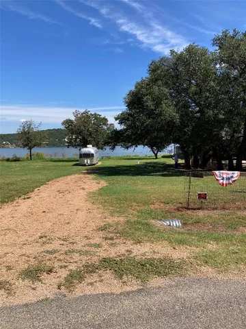 $295,000 | 297 Lakeshore Loop, Tow, TX 78672