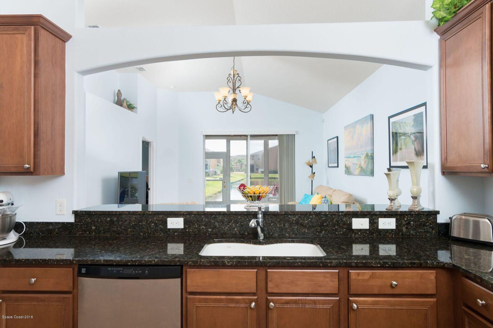 3480 Titanic Circle, Unit 84 Melbourne, FL 32903 - Photo 11 of 21 Kitchen