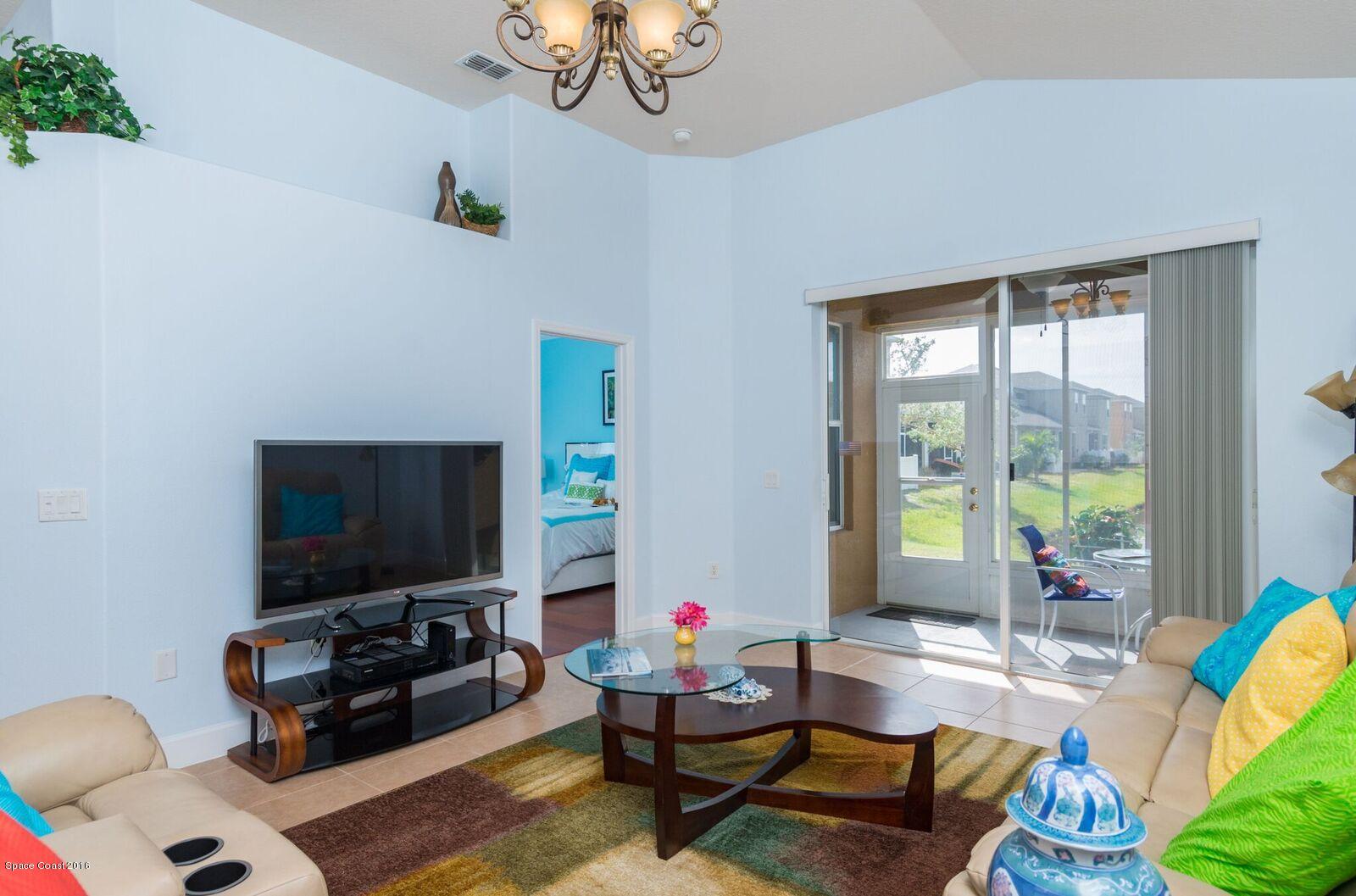 3480 Titanic Circle, Unit 84 Melbourne, FL 32903 - Photo 8 of 21 Living room 3