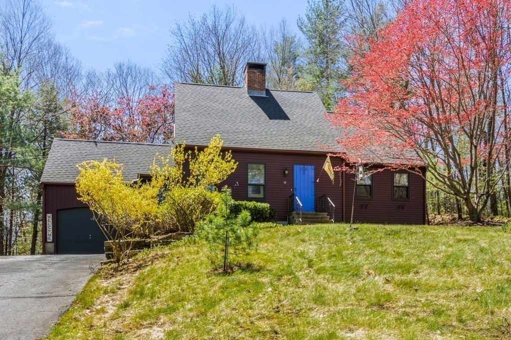 32 Glendale Road Sturbridge, MA 01518 - Photo 1 of 16