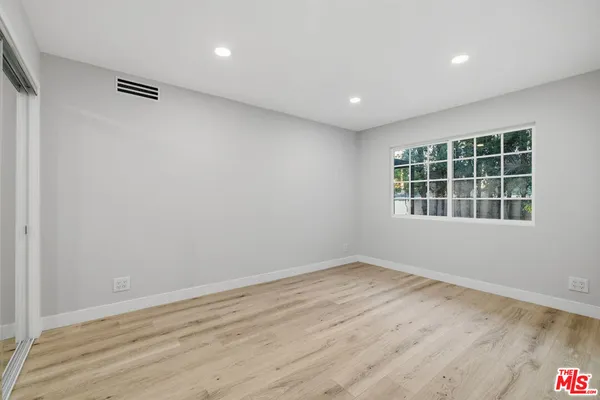 $5,995 | 10557 Reseda Boulevard, Northridge, CA 91326