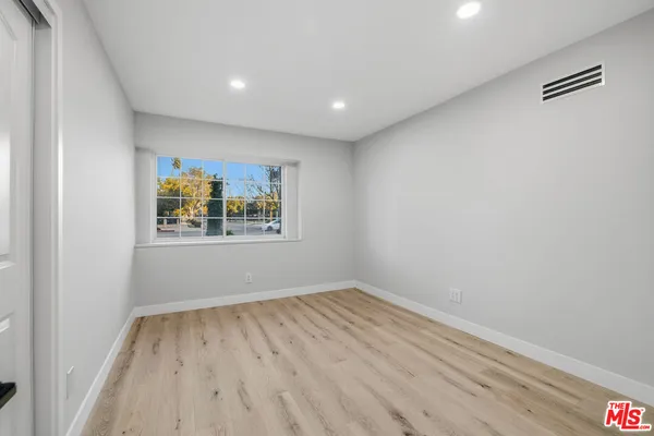 $5,995 | 10557 Reseda Boulevard, Northridge, CA 91326