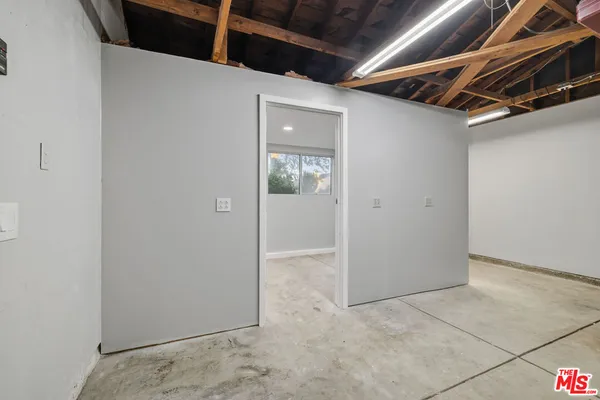 $5,995 | 10557 Reseda Boulevard, Northridge, CA 91326