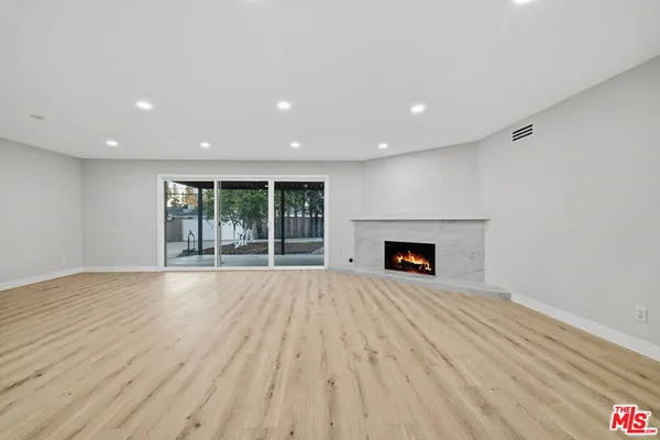 $5,995 | 10557 Reseda Boulevard, Northridge, CA 91326